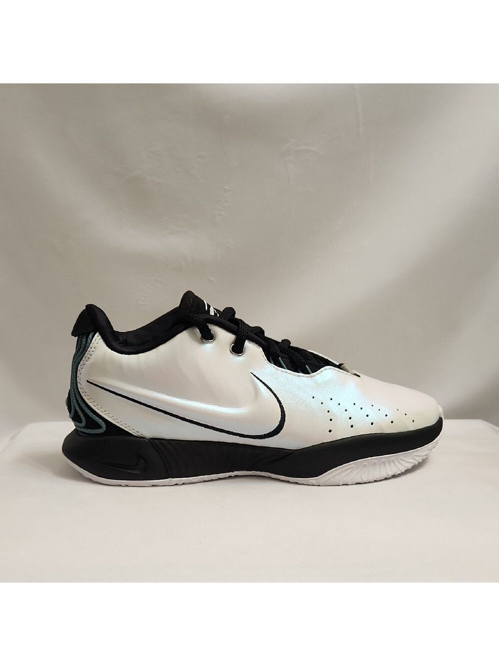 Nike Air Zoom LeBron 21 Conchiolin Iridescent Basketball Sneakers (M Size 7) - Picture 2 of 15